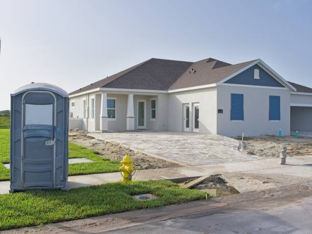 Portable bathroom rental in East Hemet, CA